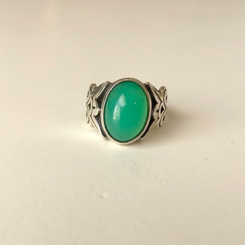 Retired James Avery Chrysoprase Ring